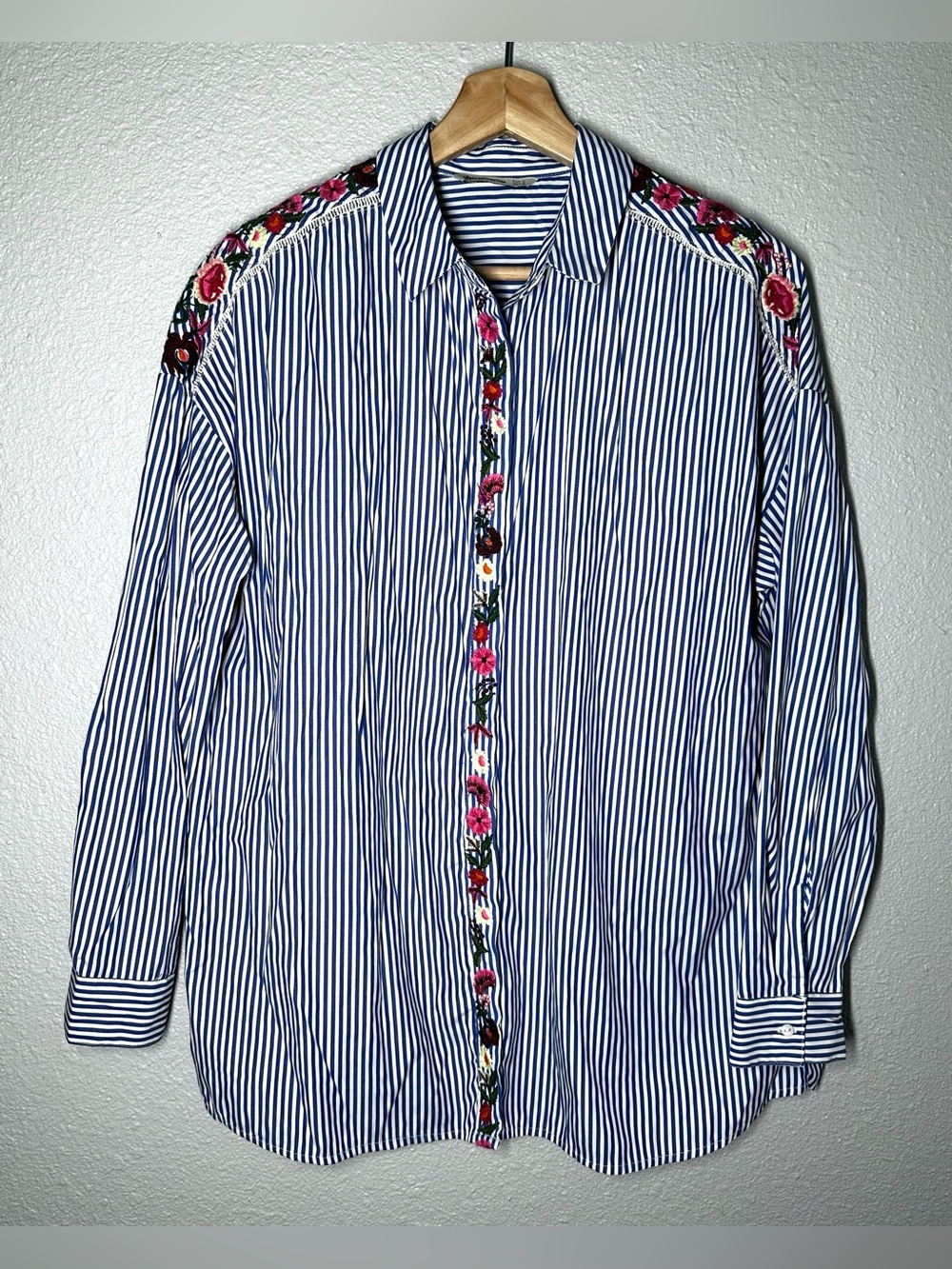 Stradivarius Long Sleeve Striped Blouse With Floral Embroidery Women’s Size M